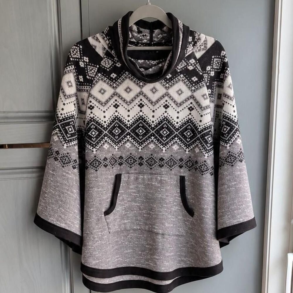 Cuddl-duds Women's Grey and Black Top